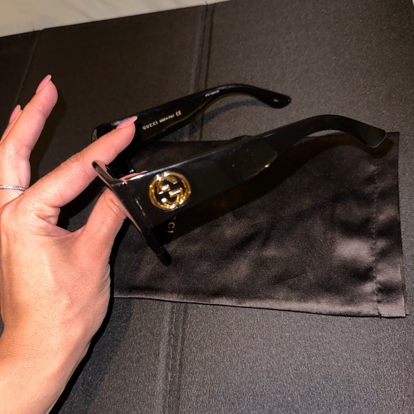 GUCCI SUNGLASSES - Picture 2 of 2